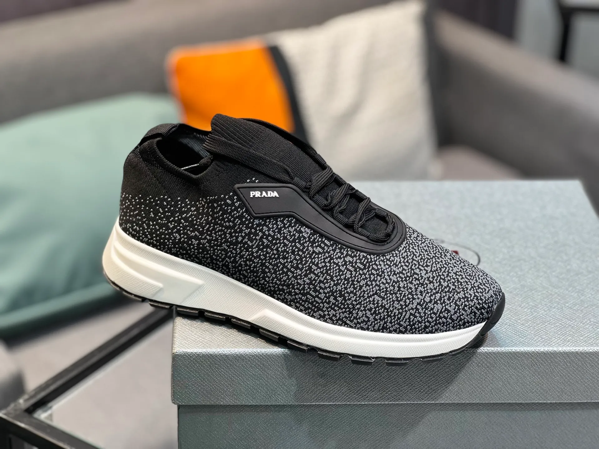 Men's shoes 💰500 PRADA "Prada" casual shoes Regular size: 38-44 (45 can be customized) Product material: Selected cowhide with fly weave material, genuine leather lining, original outsole
